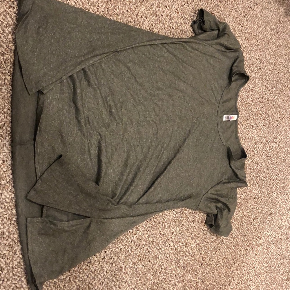 LuLaRoe flowy top